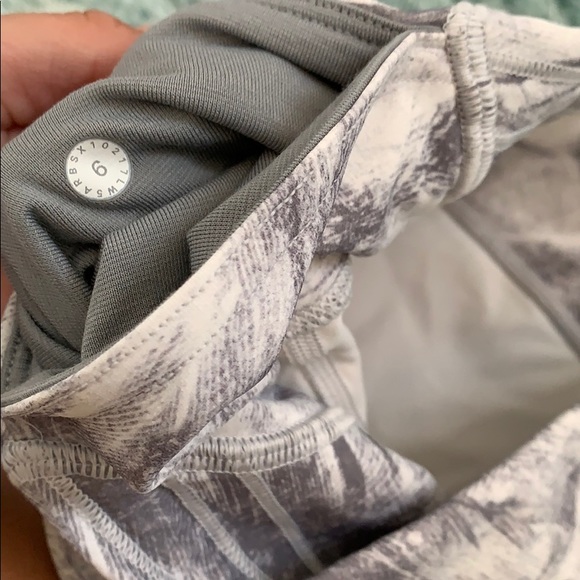 Lululemon leggings - Picture 4 of 4